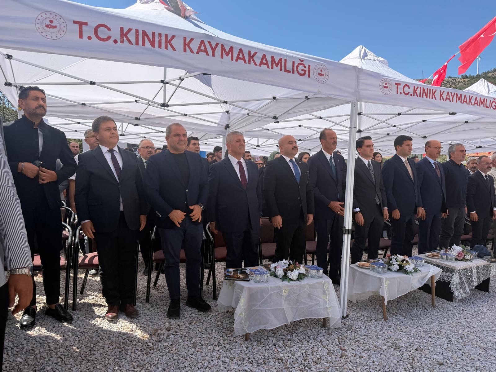 Dr. Yakup Toprak’tan Kınık’ta Eğitime Anlamlı Destek