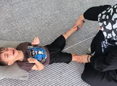 Saglik gundemi: 3,5 yaşındaki Miraç, konuşma yetisini de kaybetti