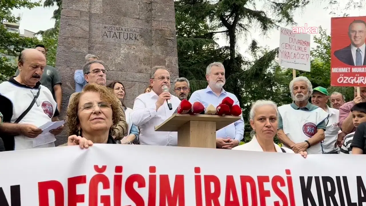 Saglik gundemi: Trabzon'da CHP'lerden görevden almalara tepki: 'Kılıçdaroğlu, sen yol arkadaşlarını satan adamsın'
