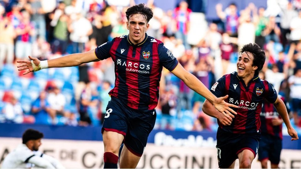 Okan Buruk'un Transferi: Galatasaray'da Transfer Sava
