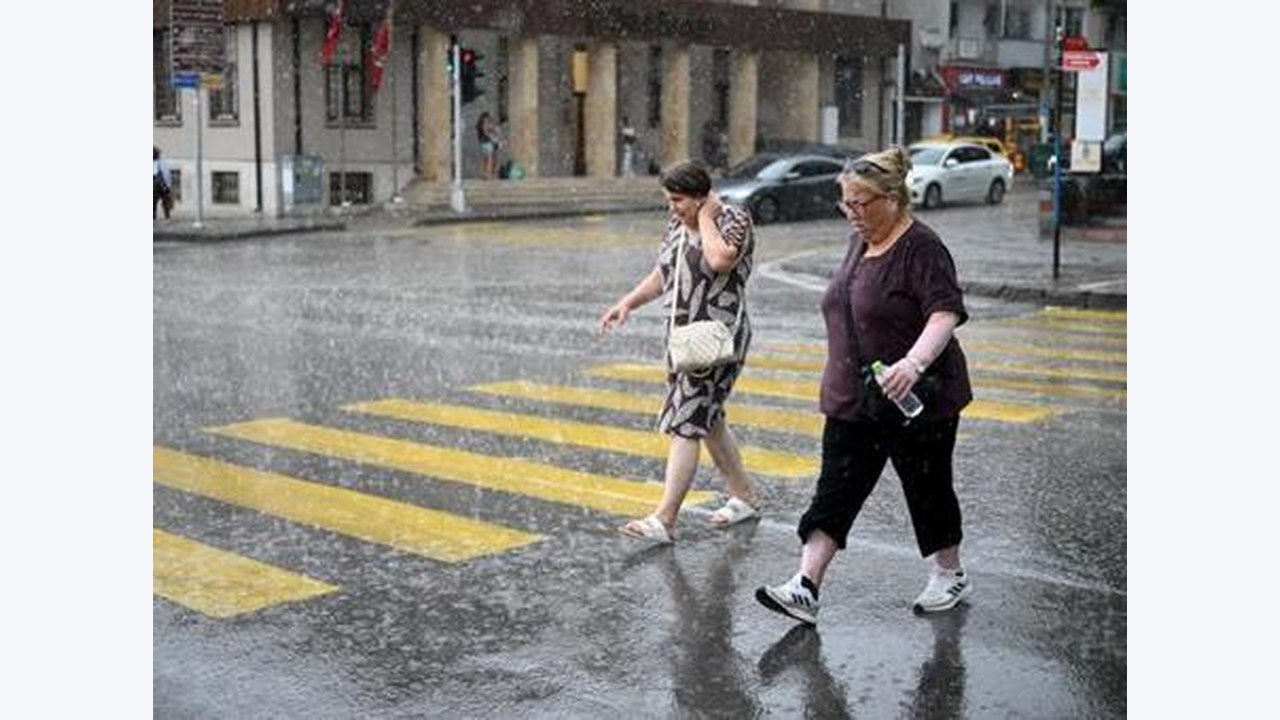 Yurda Yağışlı Sistem Giriş Yaptı: Sıcaklıklarda Büyük Düşüş Yaşanıyor