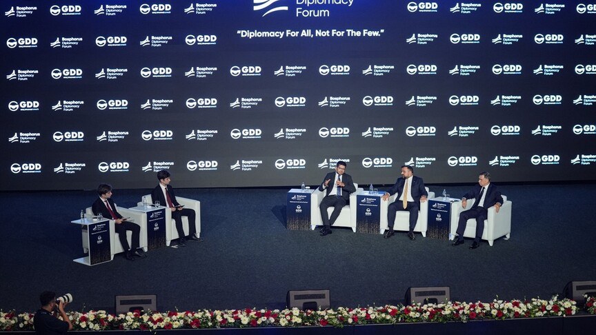 Uluslararası Diplomasi Forumu'nda Yapay Zeka ve Ekonomi Dengesi Ele Alındı
